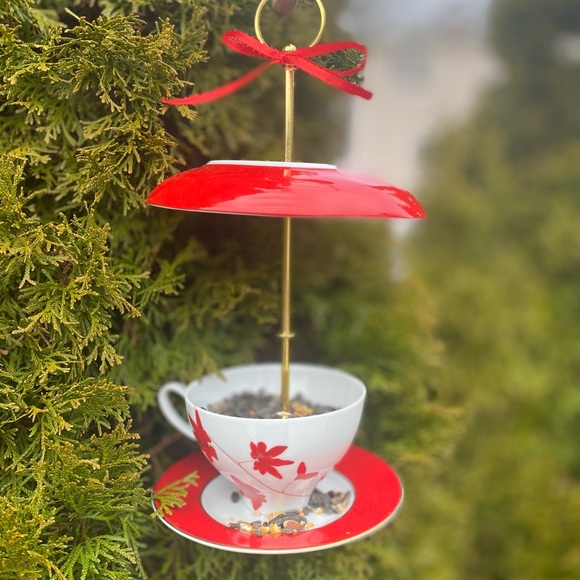 Tea Cup Bird Feeder Garden Ornament Perfect for Mother’s Day - Picture 1 of 10